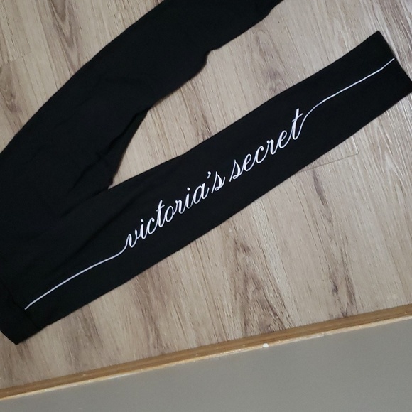 Victoria's Secret Yoga Mid-Rise Foldover Leggings NWT Size Medium - Picture 4 of 10